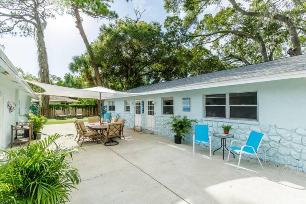 Coconut Cove Mid-Long Term Stays Available Walk To Downtown Trolly To Beaches Sarasota Bagian luar foto
