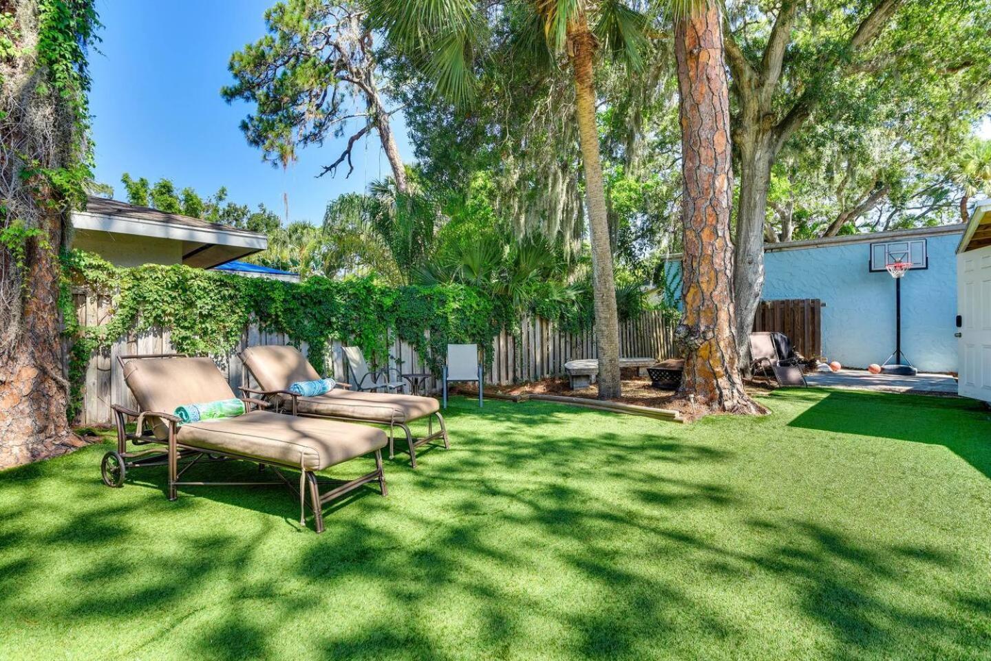 Coconut Cove Mid-Long Term Stays Available Walk To Downtown Trolly To Beaches Sarasota Bagian luar foto